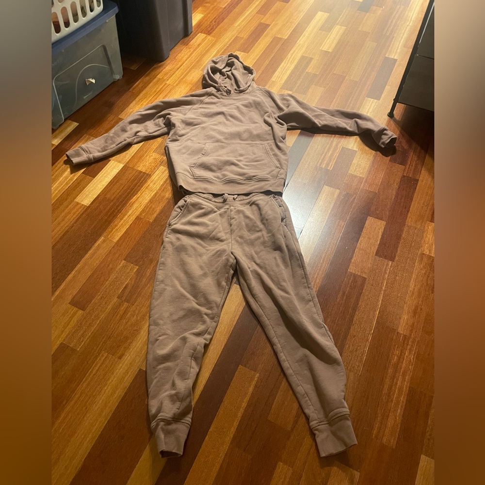 Girlfriend collective sweatset!